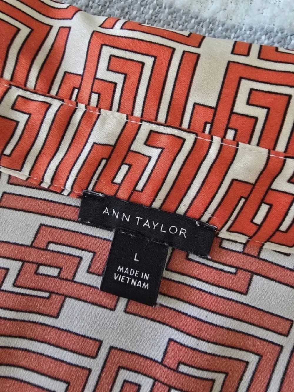 Ann Taylor Geometric Button Down in Orange & Beige Size Large